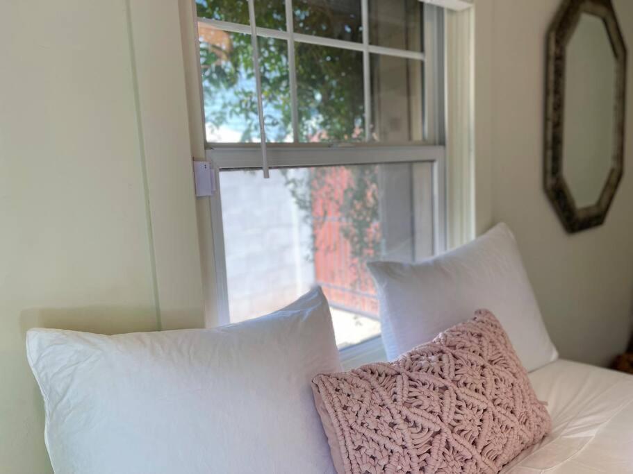 Quaint Historic Cottage In Downtown Phoenix Exterior photo