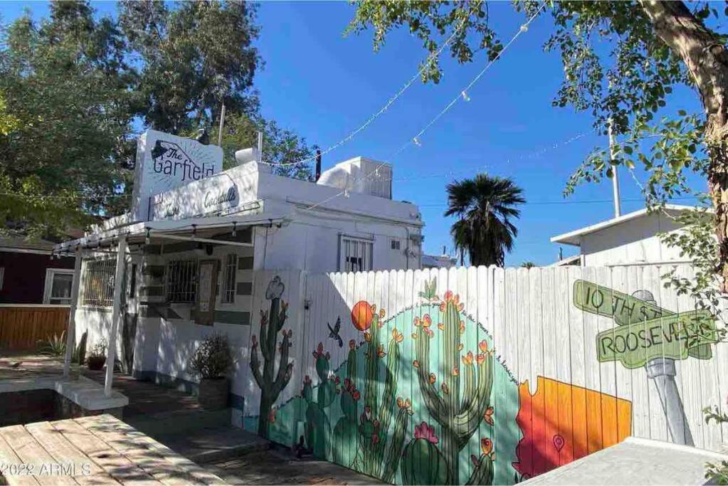 Quaint Historic Cottage In Downtown Phoenix Exterior photo